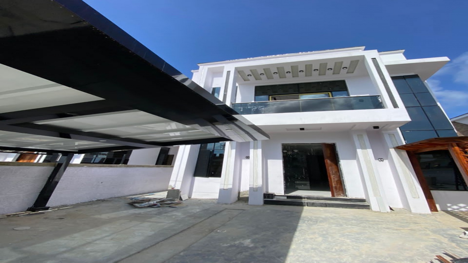 Lagos, 5 Bedrooms Bedrooms, ,5 BathroomsBathrooms,Apartment,For Sale,1011