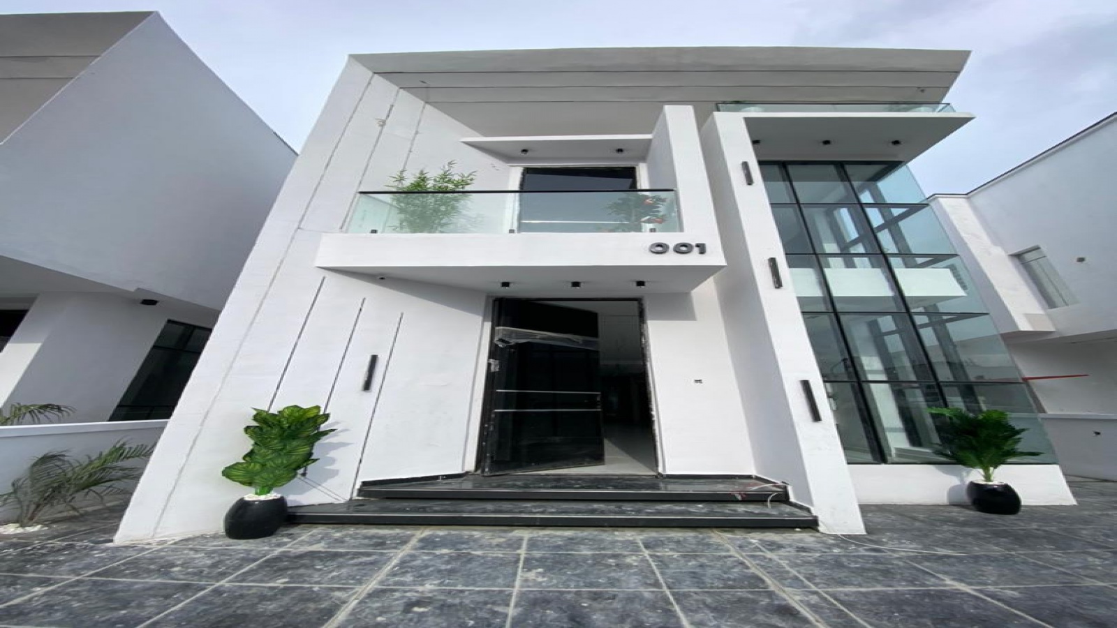 Lagos, 5 Bedrooms Bedrooms, ,5 BathroomsBathrooms,Apartment,For Sale,1012